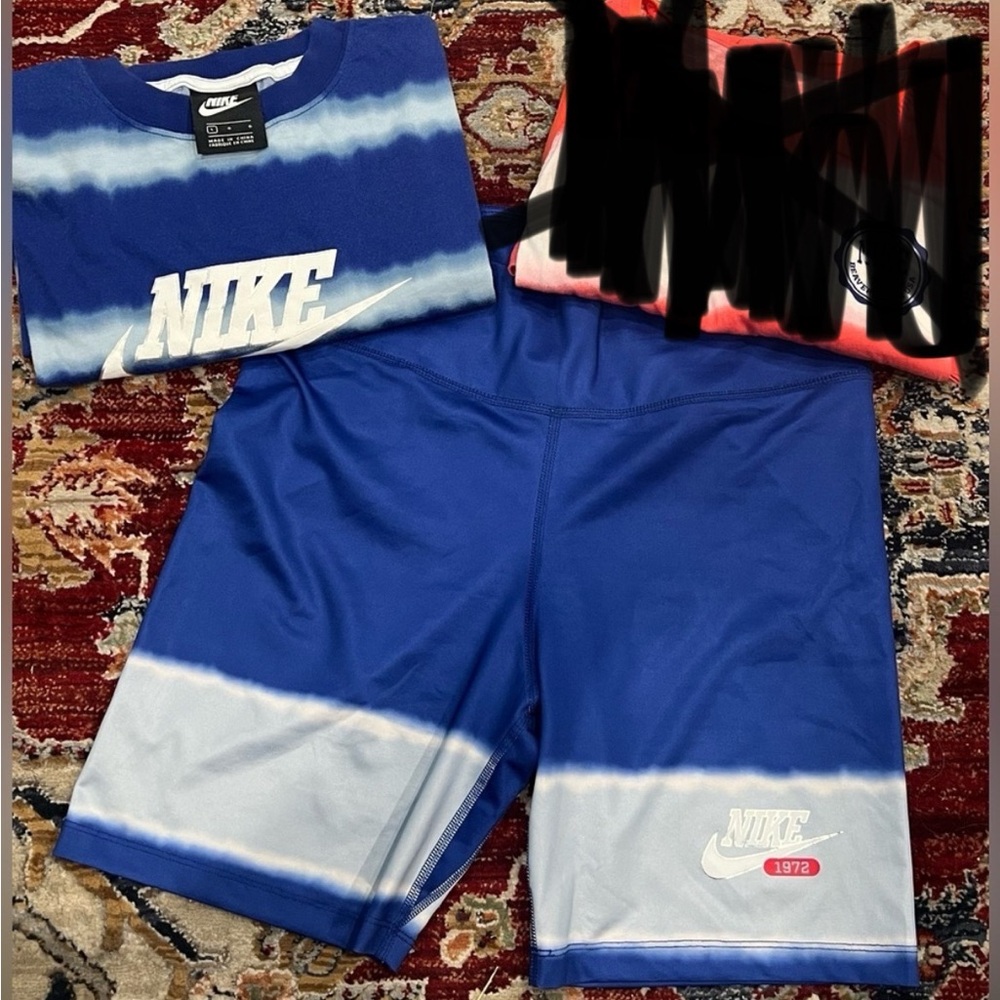 Womens Nike biker shorts and shirts size LARGE